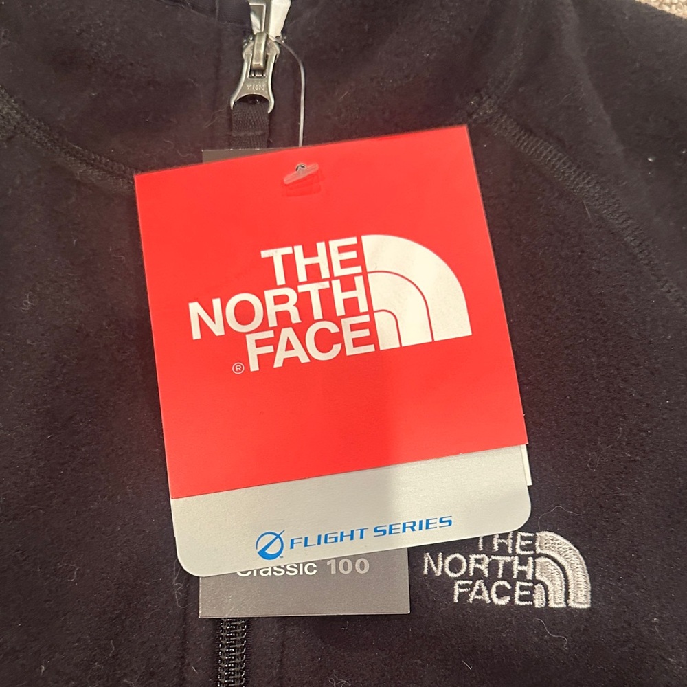 The North Face Classic Black Aurora Jacket - Picture 2 of 5